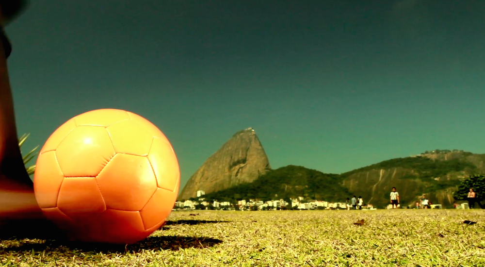 Кадр из фильма "Пелада – уличный футбол"
